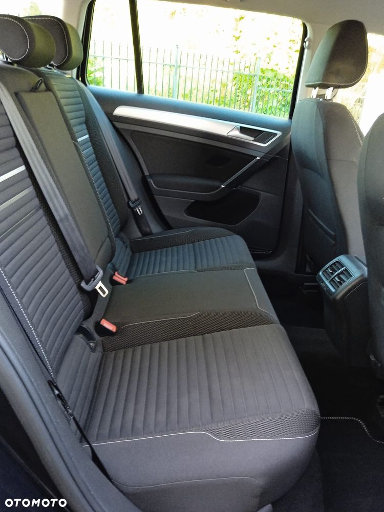 Volkswagen Golf Variant - 15