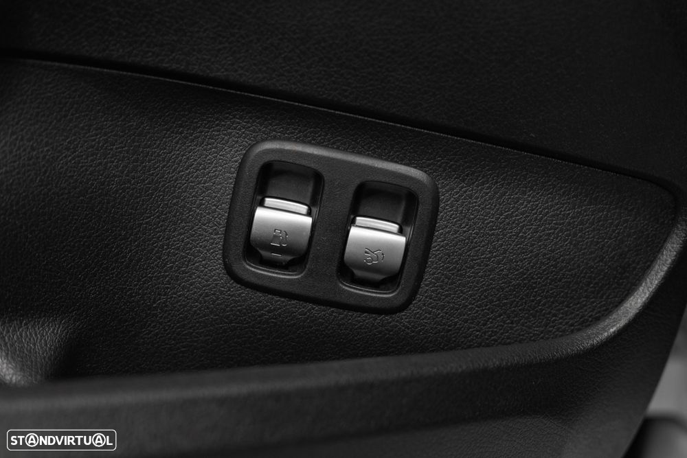 Mercedes-Benz C 300 e 9G-TRONIC AMG Line - 42