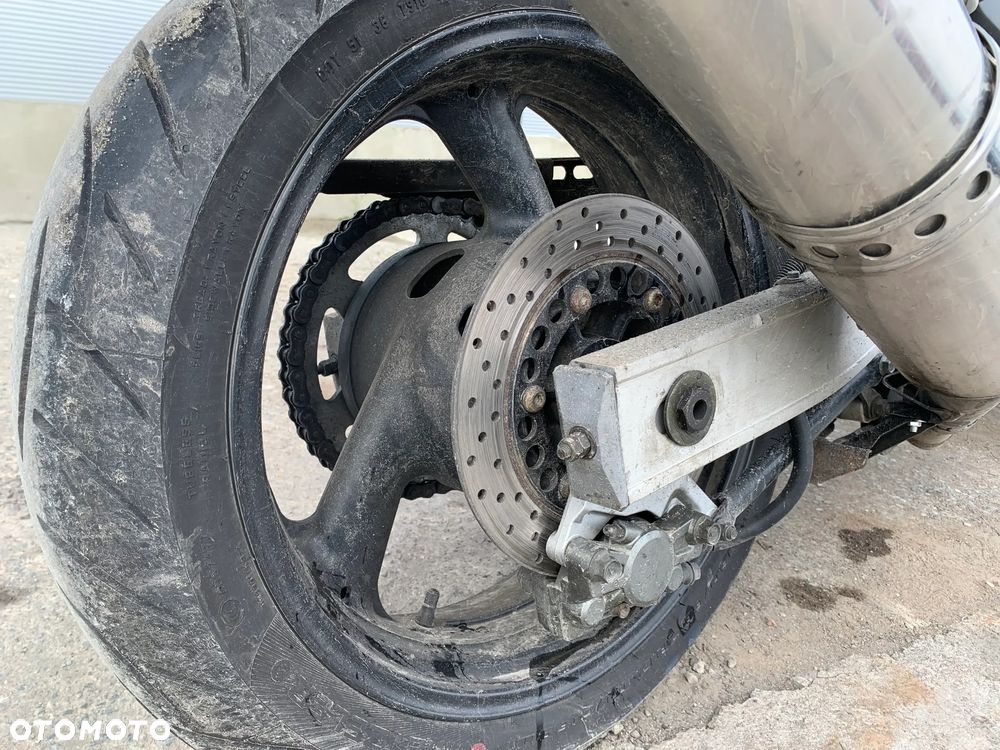 YAMAHA FAZER 600 1997 *MOTOCYKL NA CZĘŚCI* 2506 LAMPA ŚWIATŁA PRZÓD TYŁ BŁOTNIK TYŁ PRZÓD LEWY PRAWY HAMULCE ZACISKI PRZÓD TYŁ SZYBA OWIEWKA LUSTERKA LEWY PRAWY AMORTYZATOR UKŁAD WYDECHOWY SILNIK KIEROWNICA MANETKA LICZNIK KLAMKA RAMA - 10