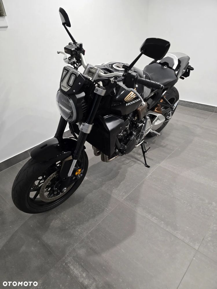 Honda CB - 11