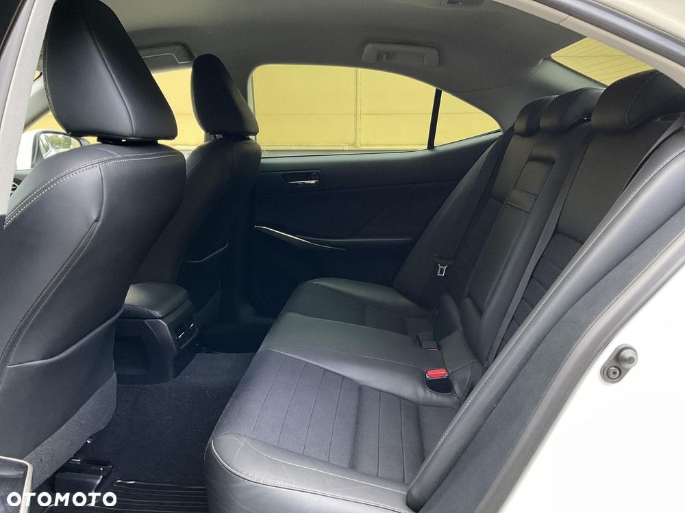 Lexus IS 250 Elegance - 16