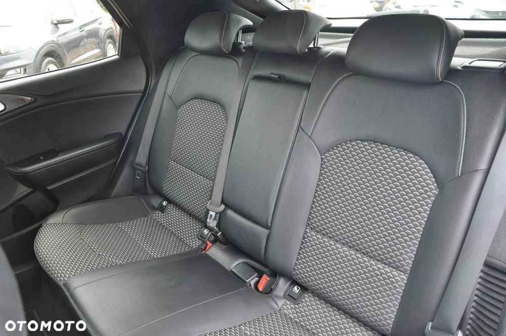 Kia XCeed - 16