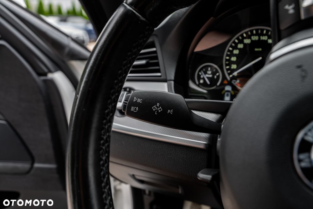 BMW Seria 5 520d Touring M Sport Edition - 32