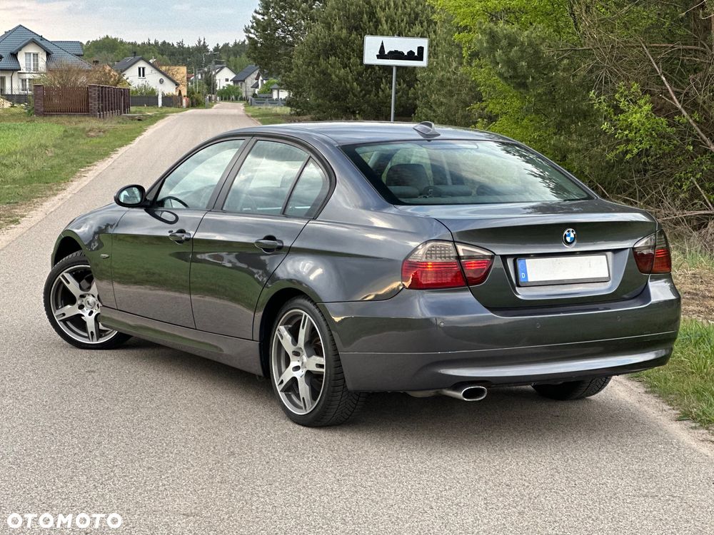 BMW Seria 3 318i - 4