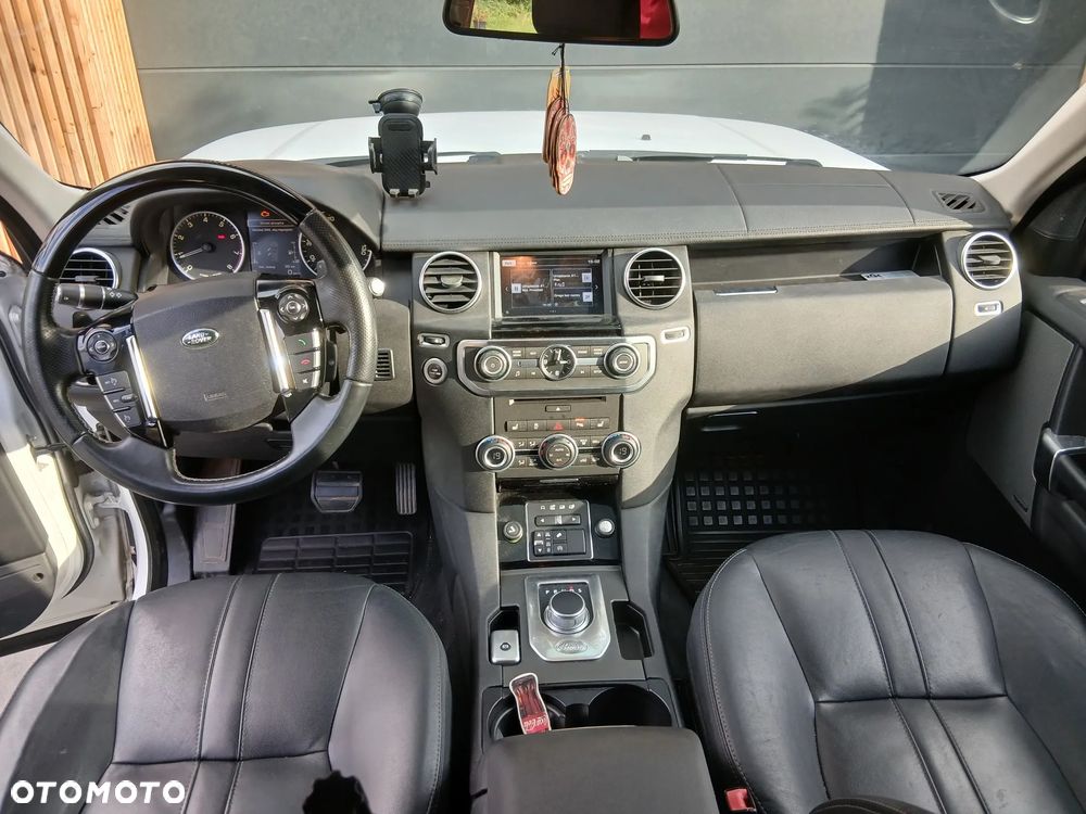 Land Rover Discovery 2015 photo 2