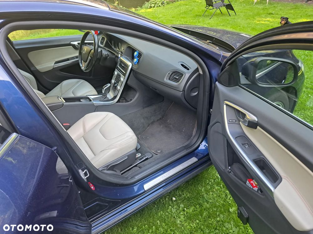 Volvo V60 D4 Drive-E Ocean Race - 8