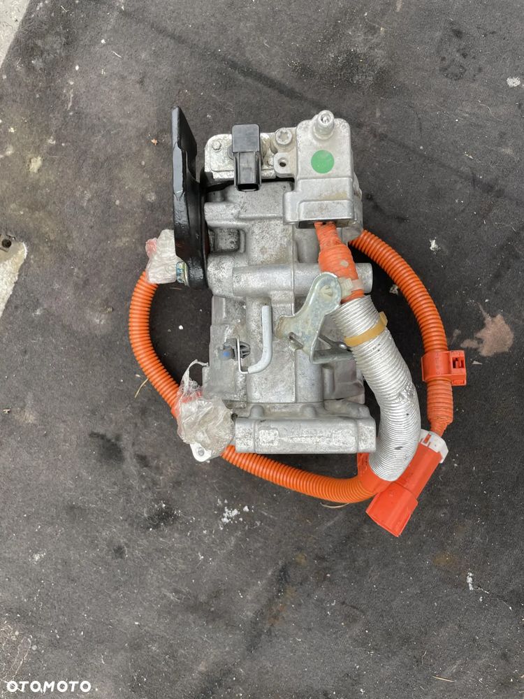 Sprężarka klimatyzacji kompresor Honda CR-V V 2.0HYB 19-23r - 2