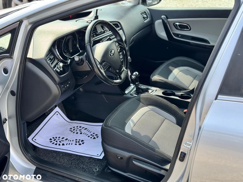 Kia Ceed 1.6 GDI DCT Platinum Edition - 37