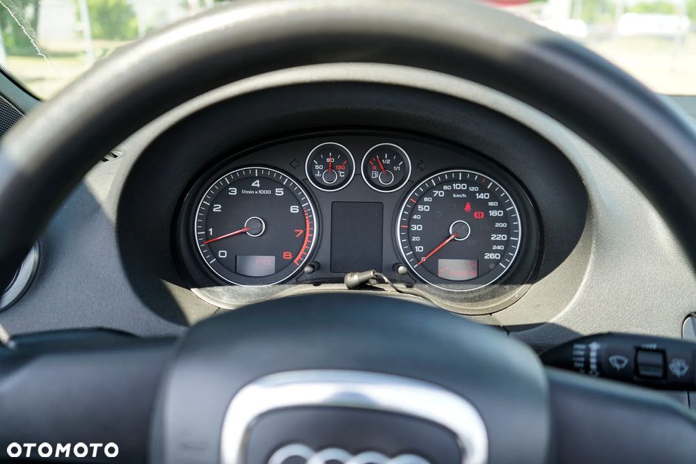 Audi A3 Cabrio 1.6 Ambition - 34