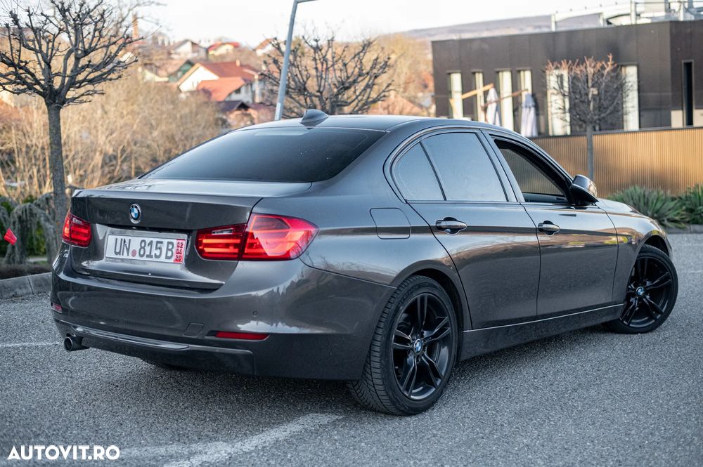 BMW Seria 3 320d Aut. - 10