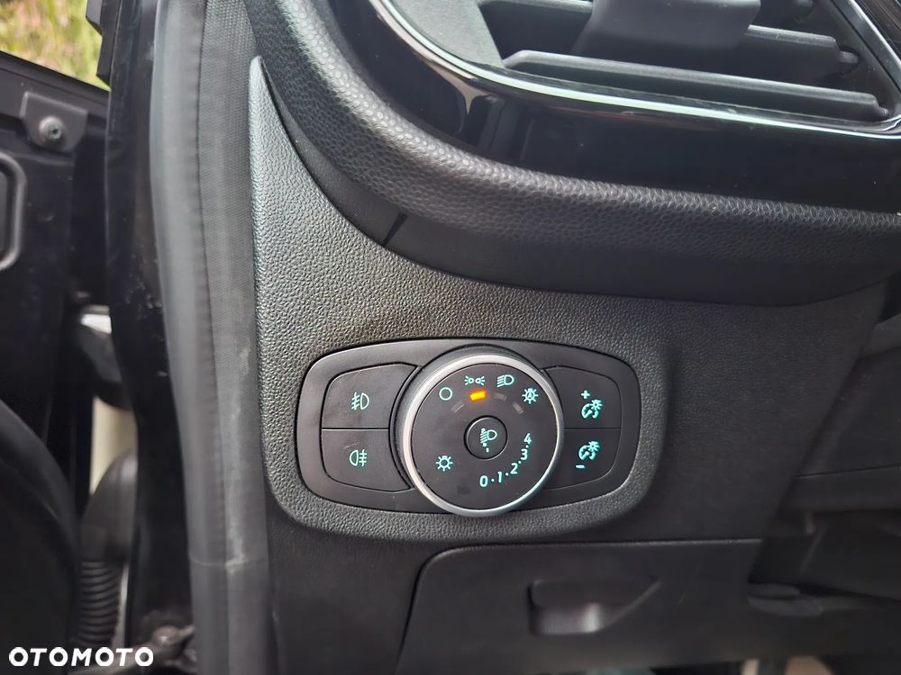 Ford Fiesta 1.0 EcoBoost S&S TITANIUM - 19