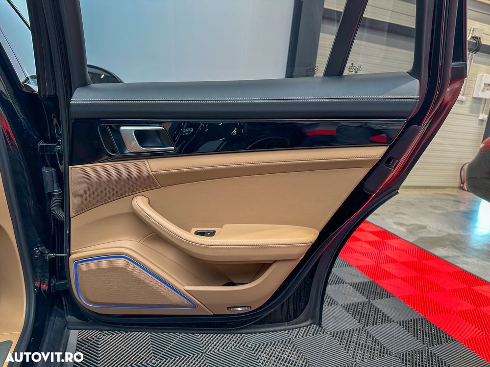 Porsche Panamera - 26
