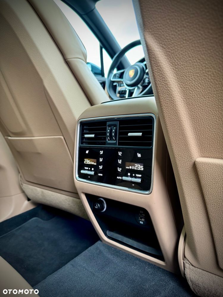 Porsche Cayenne S - 35
