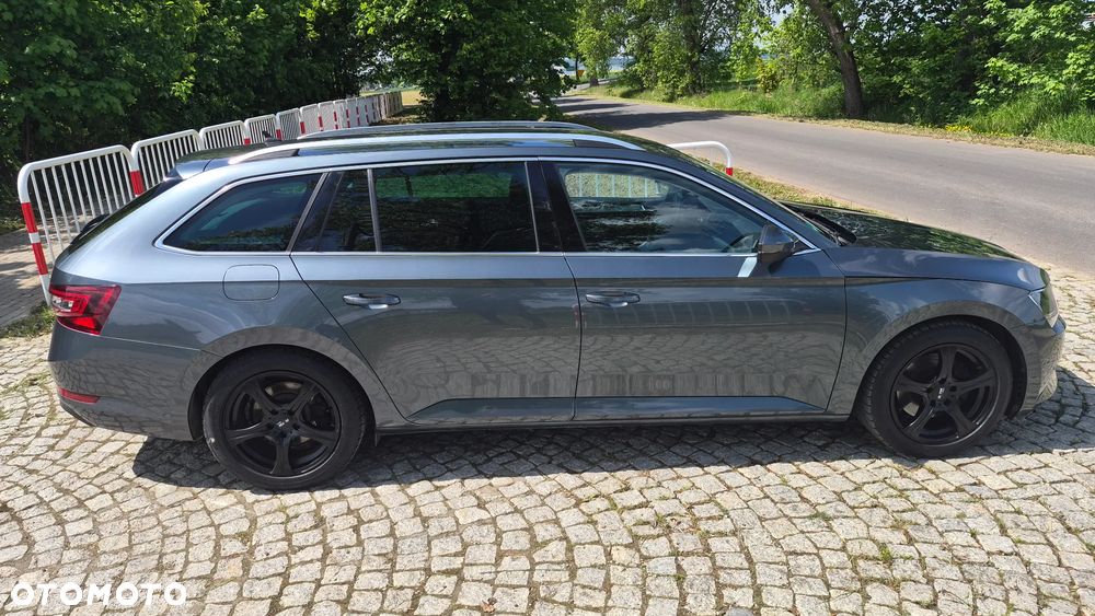 Skoda Superb 2.0 TDI Style - 2