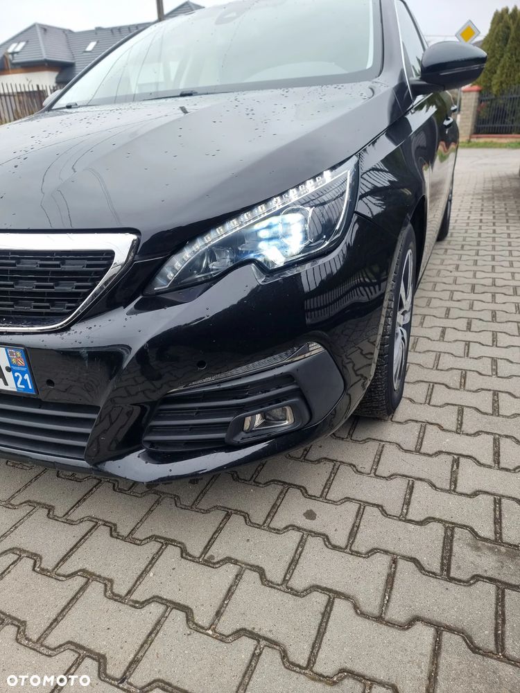 Peugeot 308 BlueHDi 130 EAT6 Stop & Start Allure Business-Paket - 34