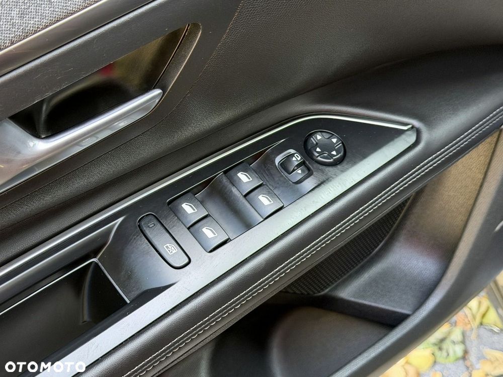 Peugeot 5008 1.5 BlueHDi Allure S&S - 20
