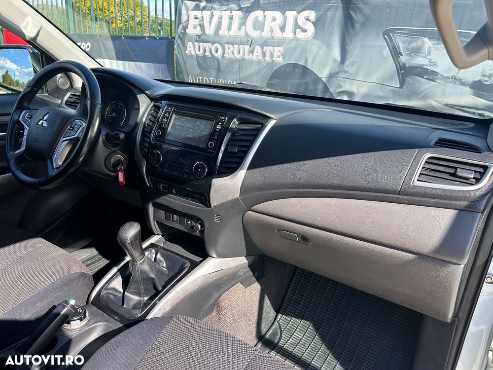 Mitsubishi L200 Double Cab 2.4 DI-D M/T Intense - 22