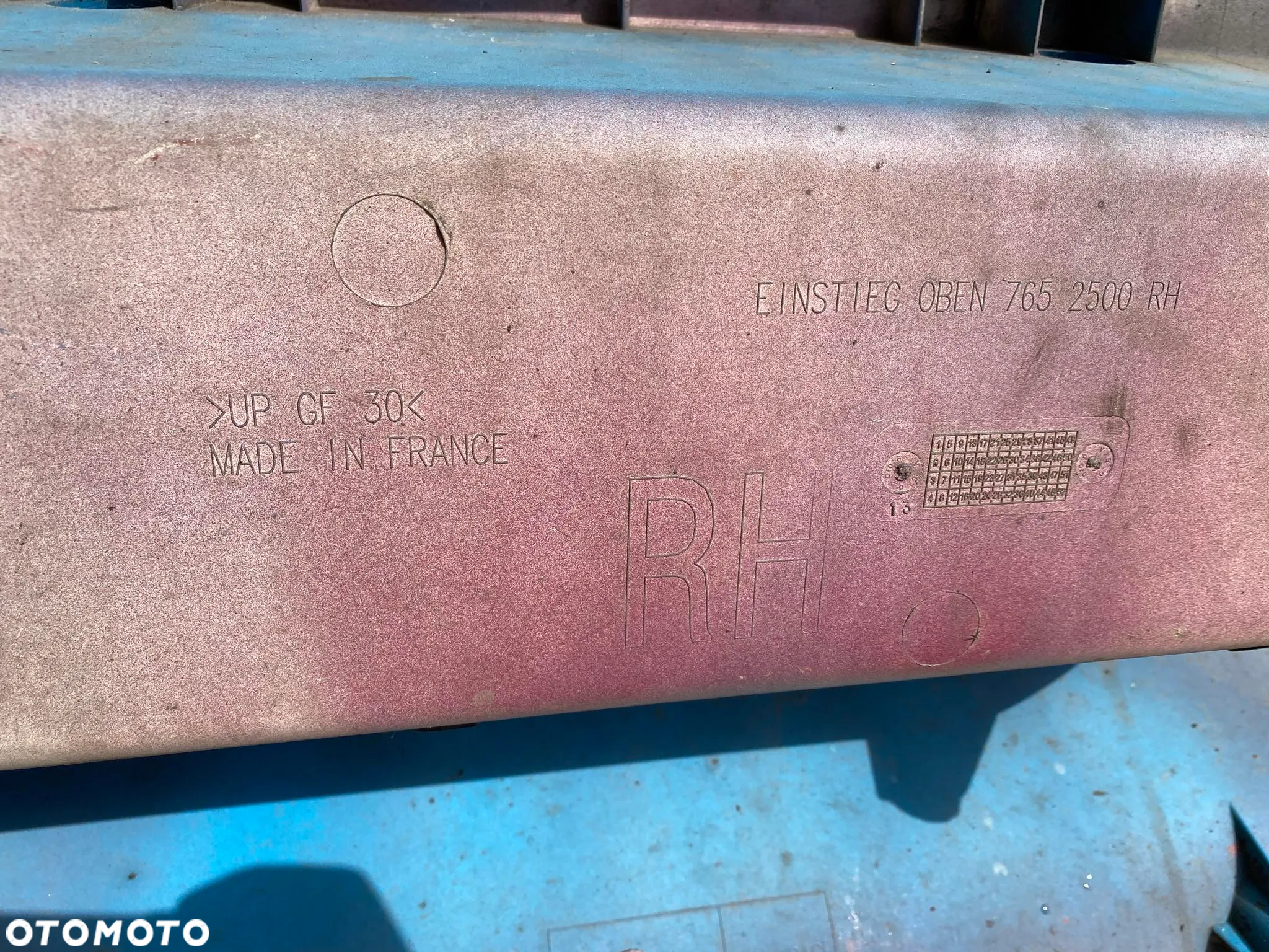 MERCEDES ACTROS MP 4 - STOPNICA PRAWA GOŁA BEZ STOPNI A 960 666 51 03 - 5