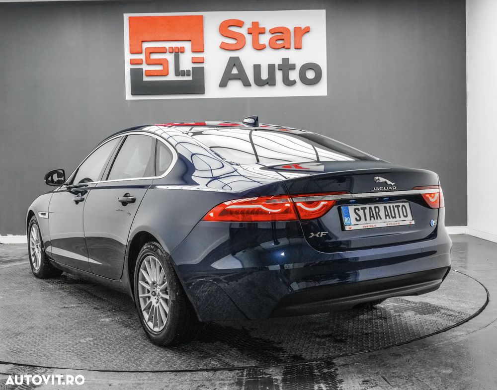 Jaguar XF 20d RWD E-Performance Pure - 4