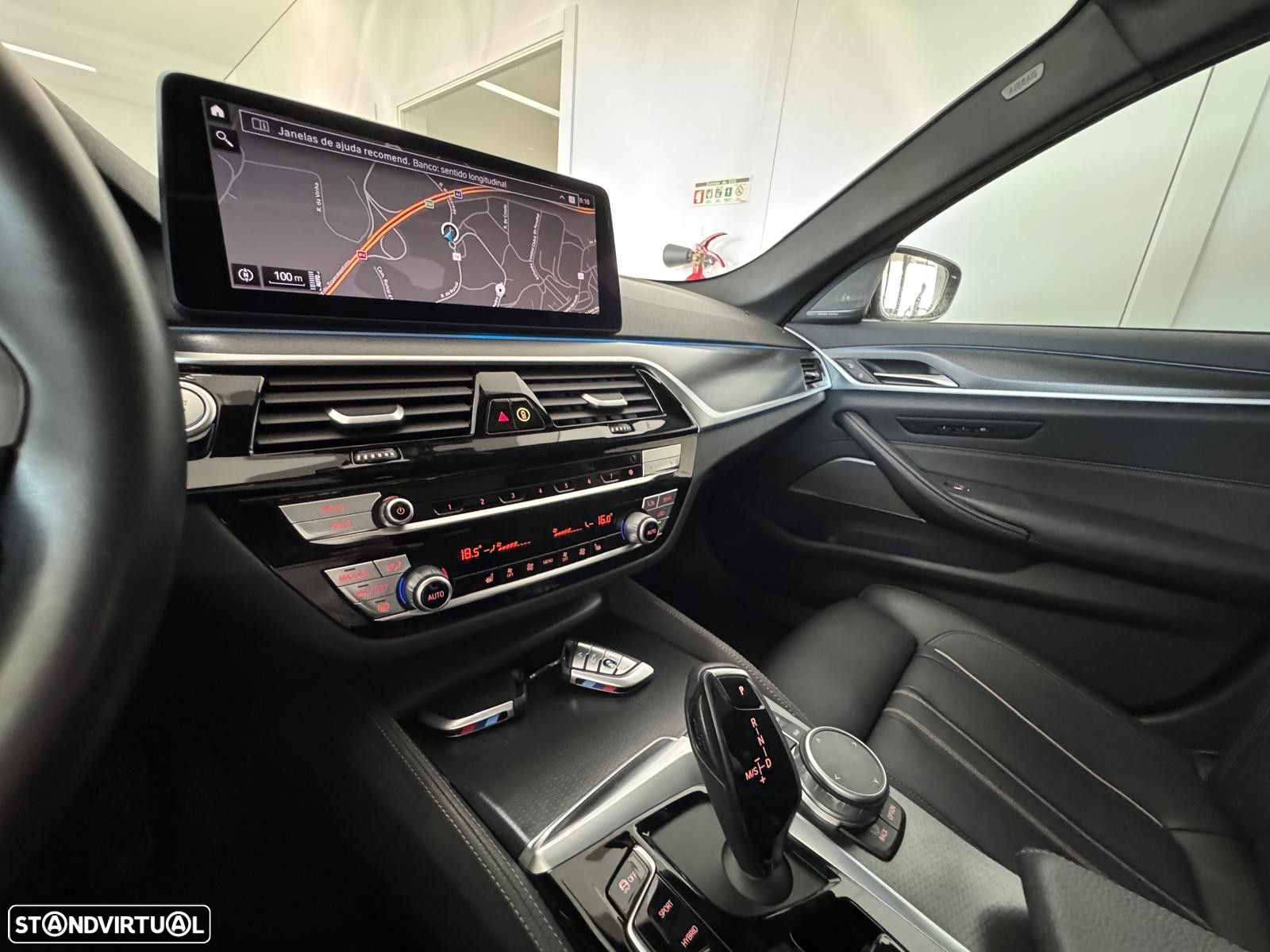 BMW 530 e Pack Desportivo M - 24