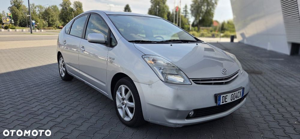 Toyota Prius 1.5 VVT-i Sol - 1