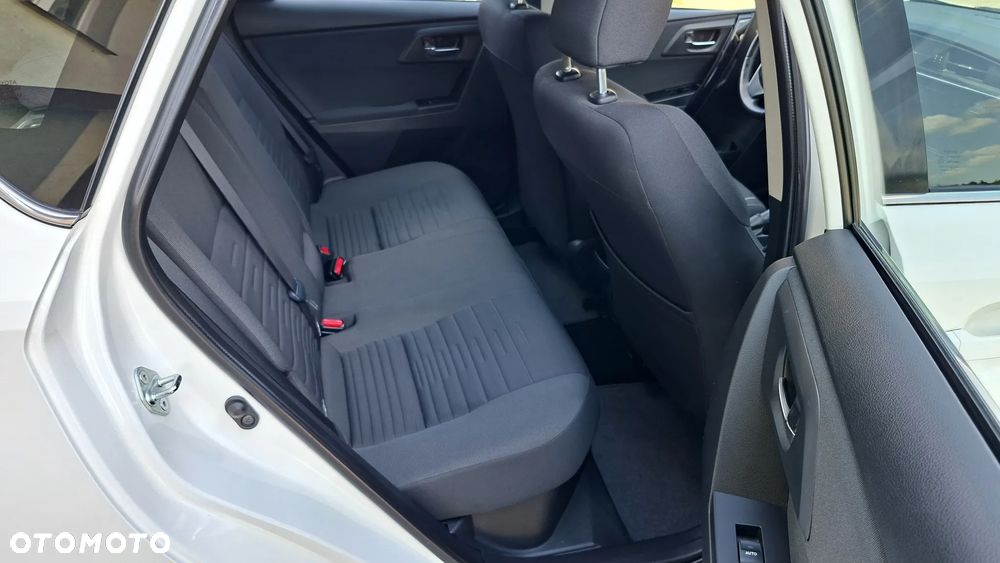 Toyota Auris 1.8 HSD Luna - 27