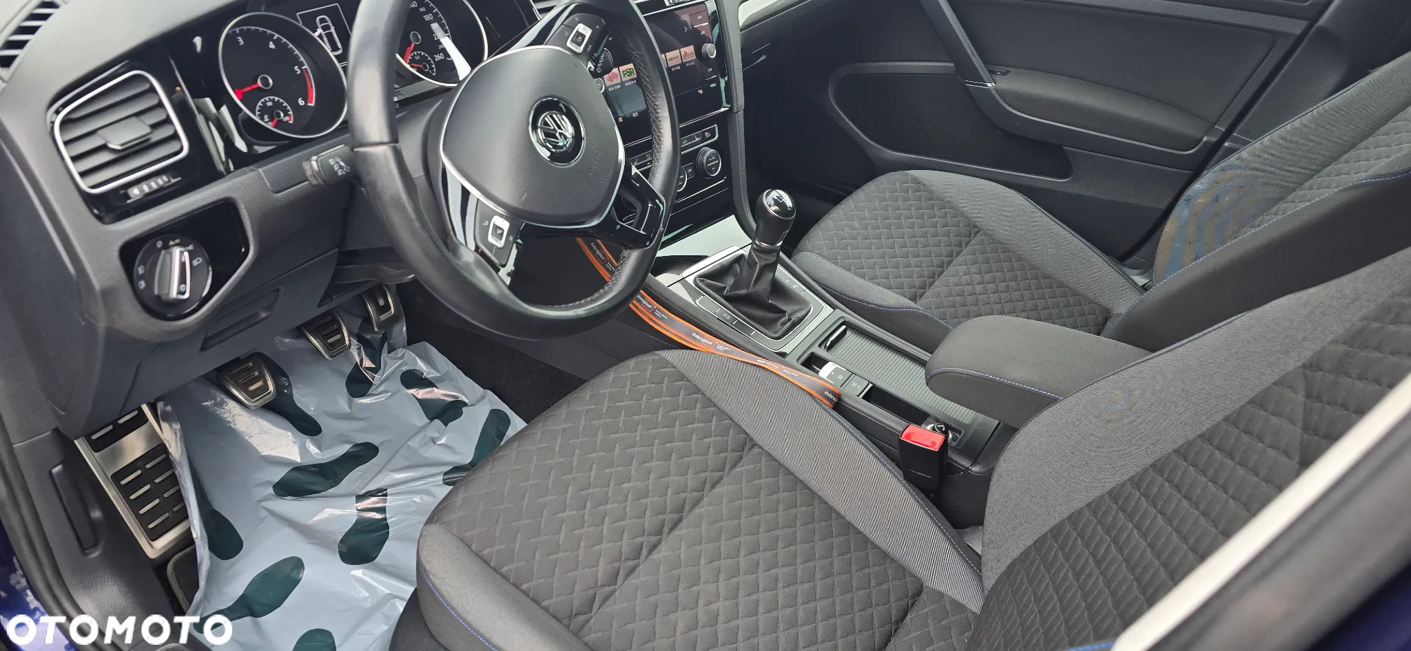 Volkswagen Golf 1.6 BlueTDI Comfortline - 3