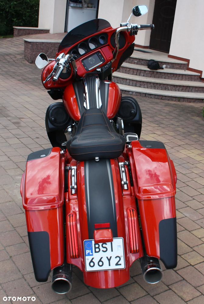 Harley-Davidson CVO Street Glide - 6