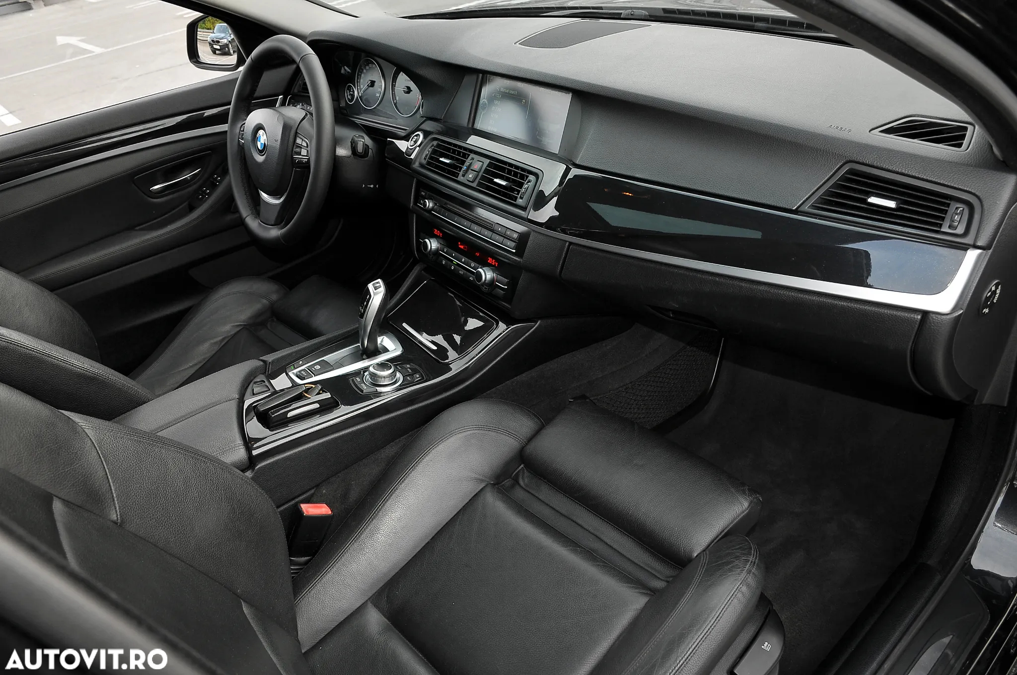BMW Seria 5 520d - 24