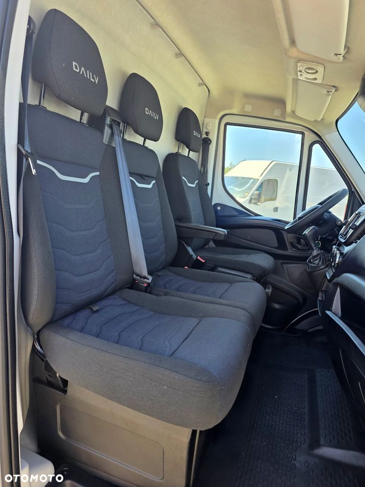 Iveco IVECO 35S18 3.0 HPI 180 KONNY ŚREDNI AUTOMAT KLIMA ALUFELGI LED NAVIGACJA - 20