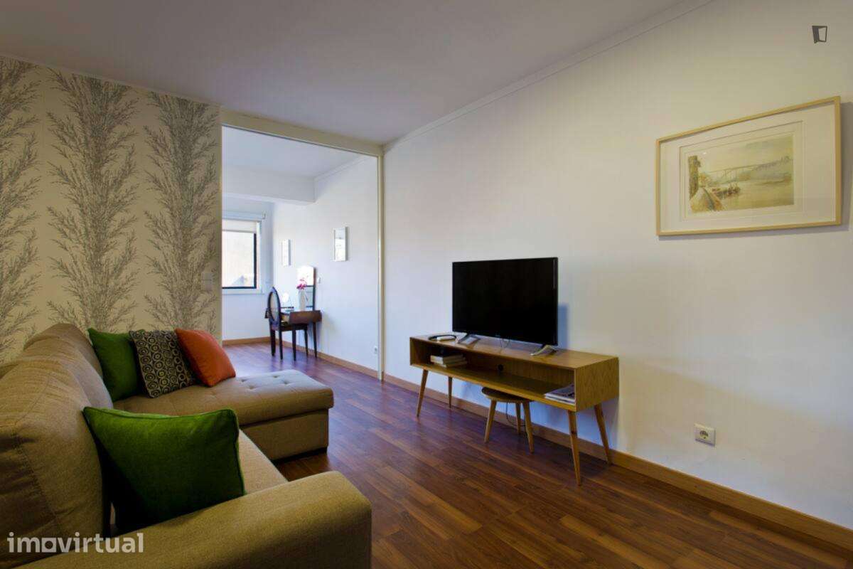 Apartamento com 1 quartos - localizado em Cedofeita Porto - Grande imagem: 5/12