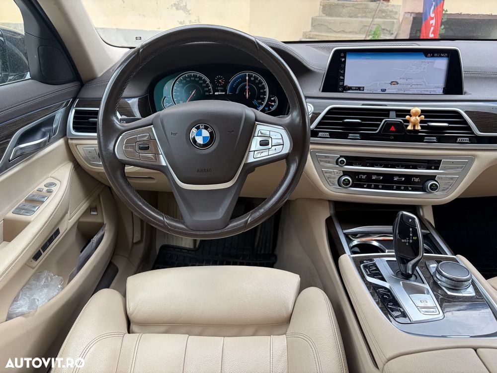 BMW Seria 7 - 12