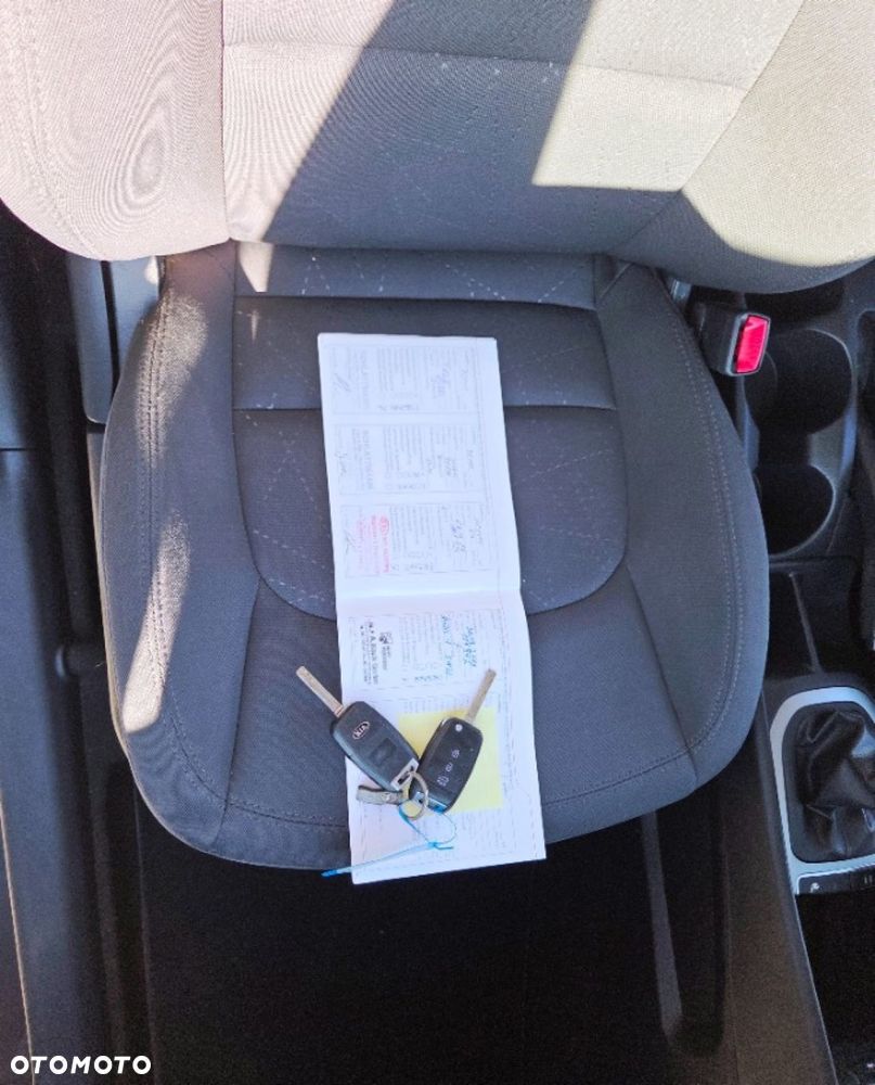 Kia Rio - 28