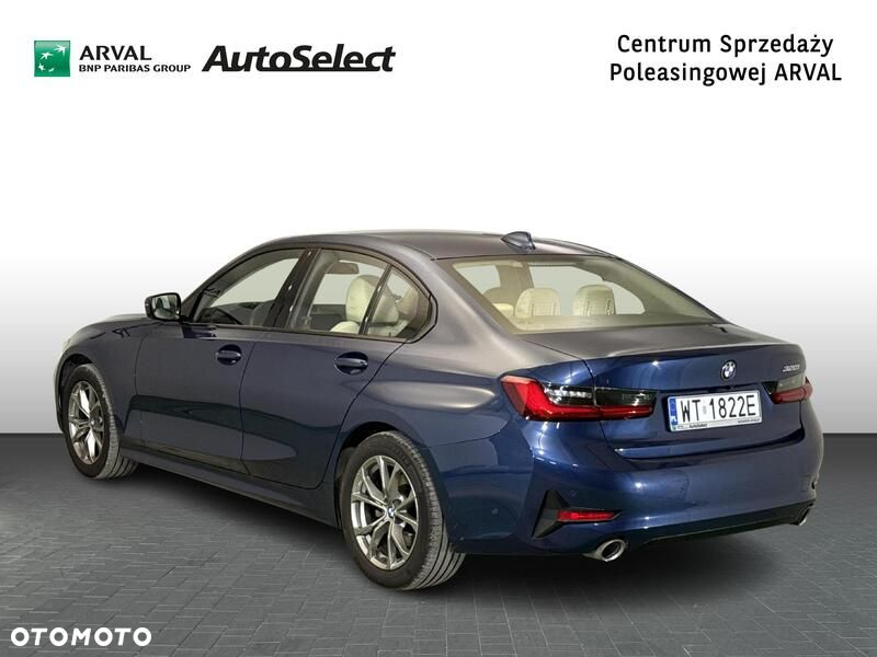BMW Seria 3 320i Sport Line - 3
