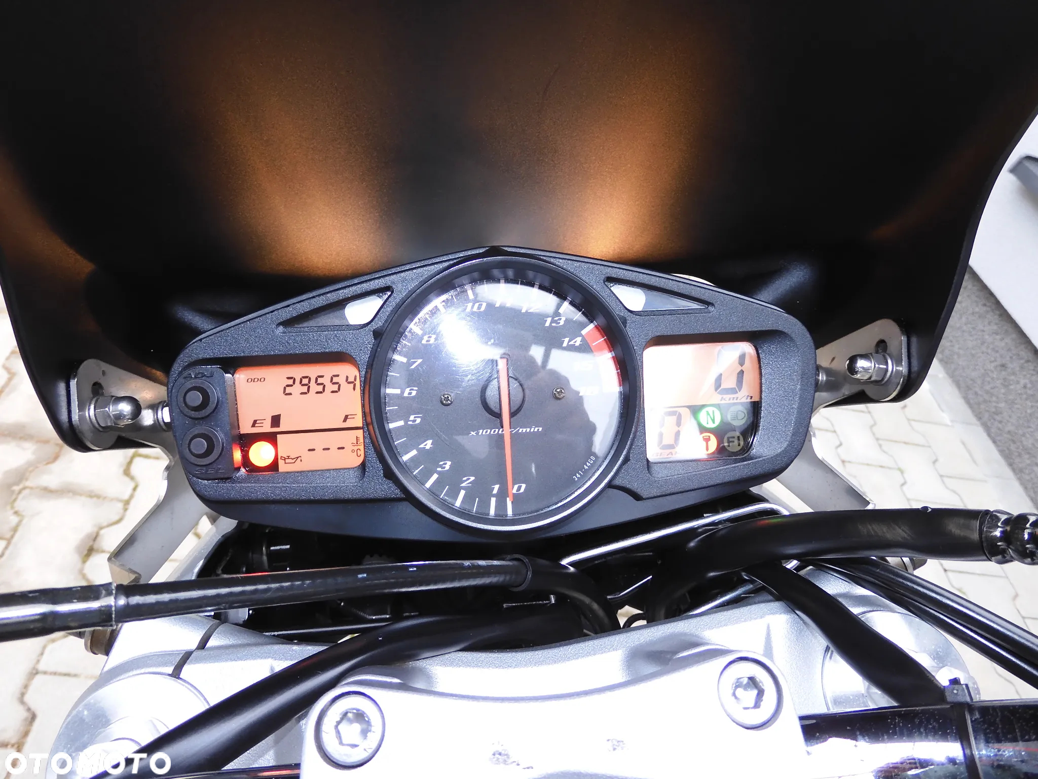 Suzuki GSR - 30