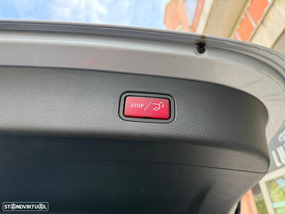 Mercedes-Benz GLC 300 e 4Matic 9G-TRONIC Avantgarde Advanced - 36