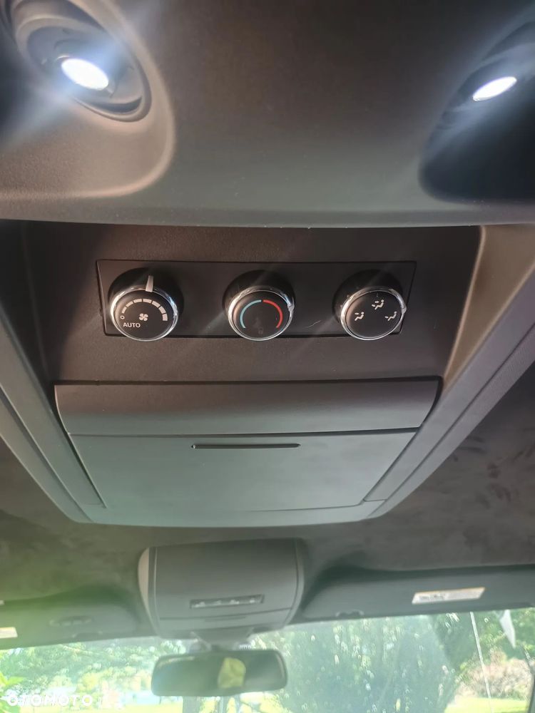 Dodge Grand Caravan - 16