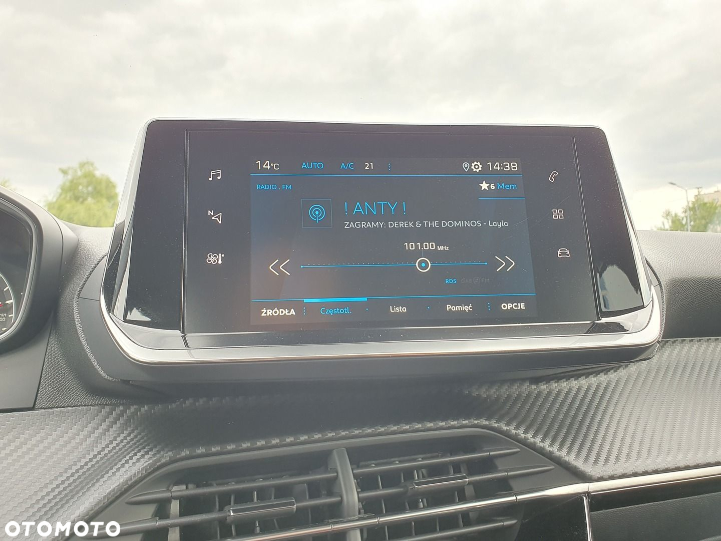 Peugeot 2008 1.2 PureTech Active Pack S&S EAT8 - 21