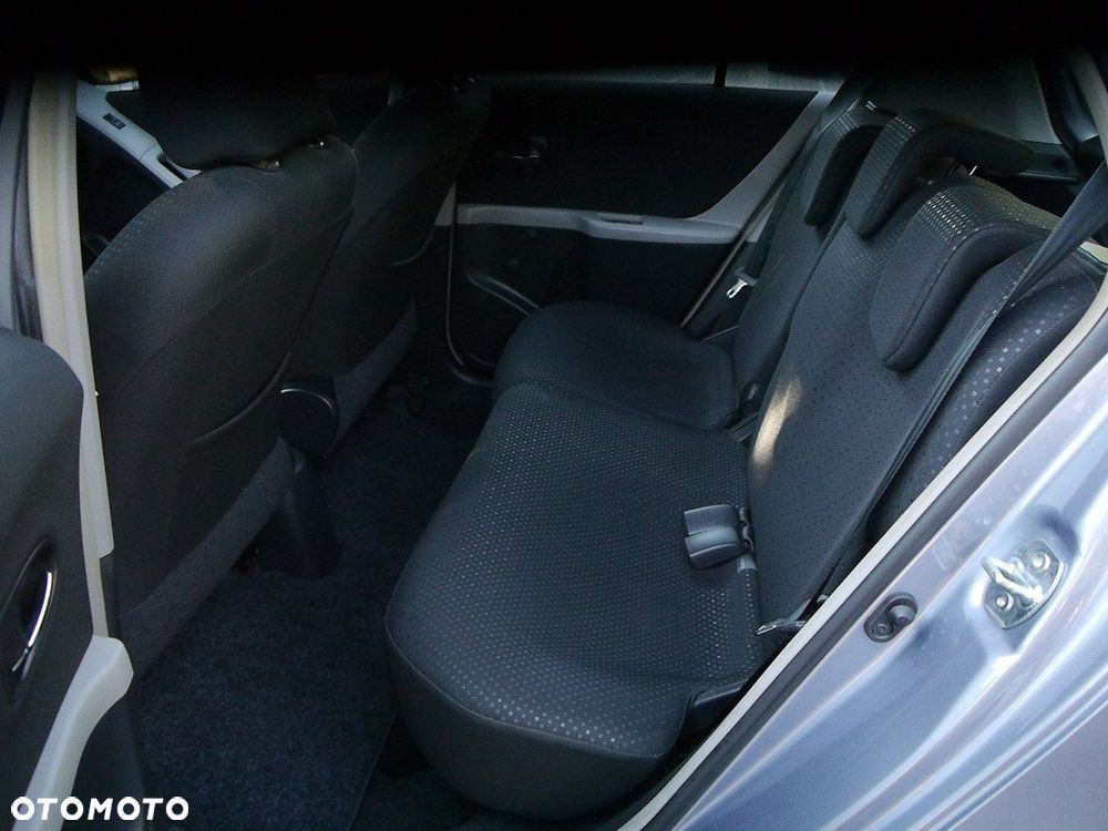 Toyota Yaris 1.33 VVT-i Executive - 31