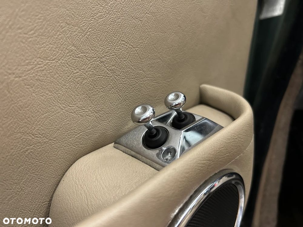 Jaguar XJ - 21