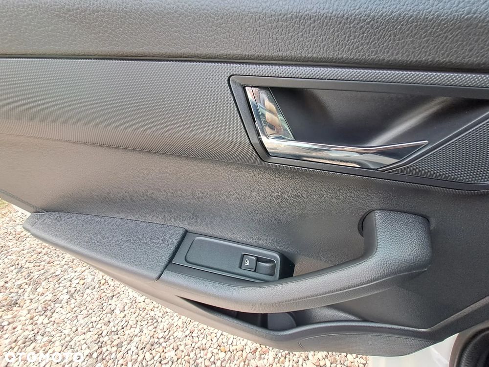 Skoda Fabia 1.0 MPI Soleil - 10