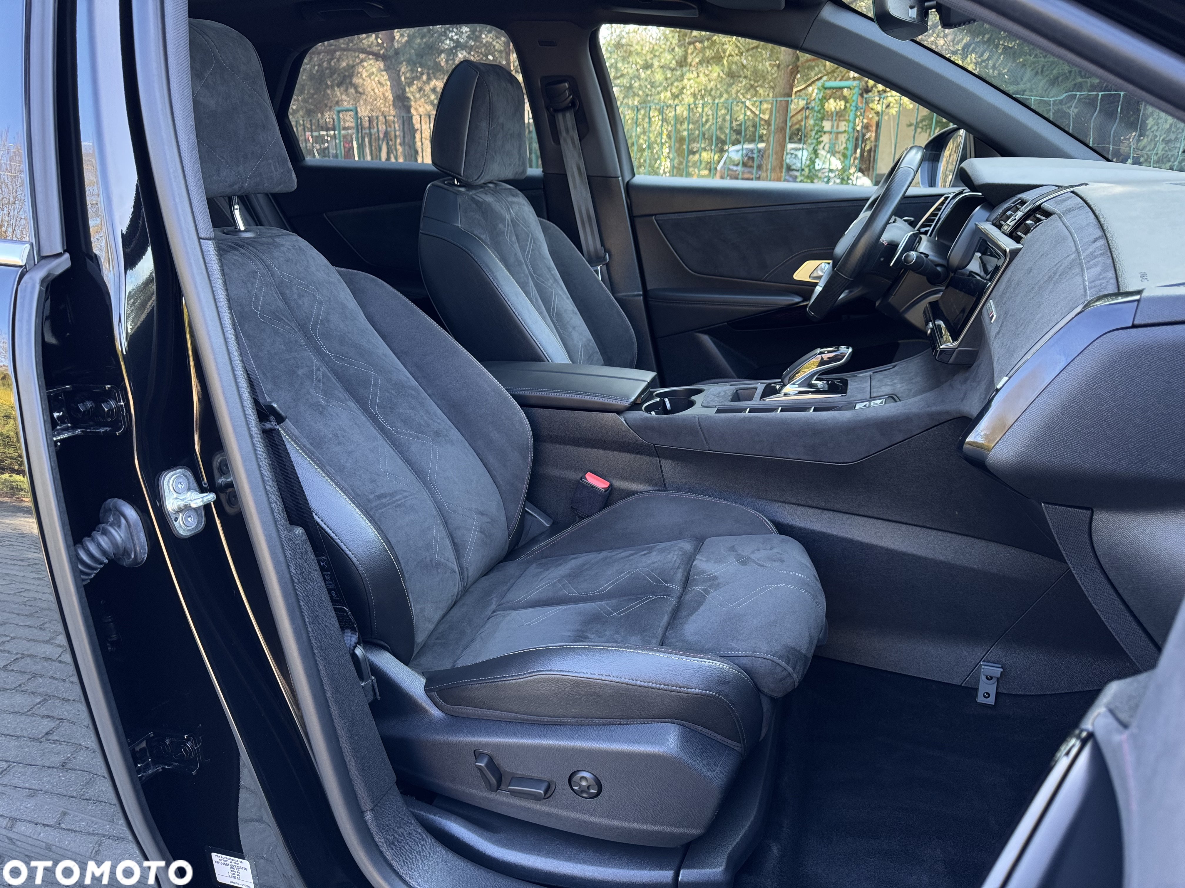 DS Automobiles DS 7 Crossback 1.6 PureTech Performance Line + - 8