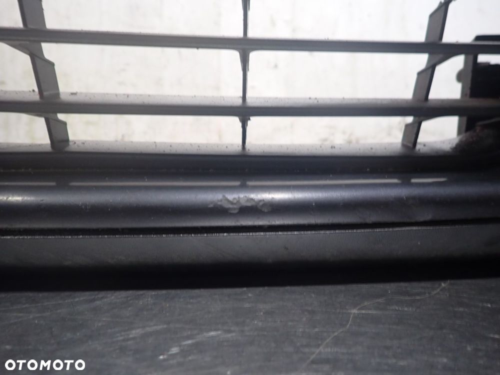 ZDERZAK PRZÓD VOLKSWAGEN GOLF V - 4