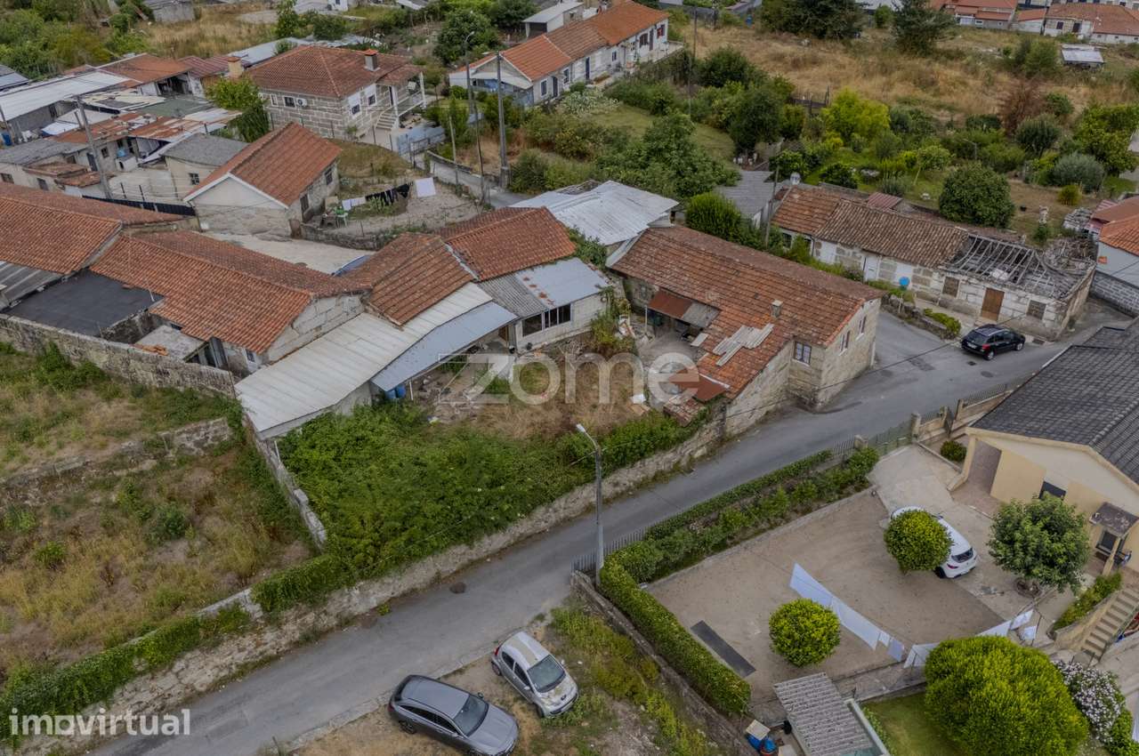 Conjunto Imobiliário com 11 Moradias - Guimarães - Grande imagem: 2/27