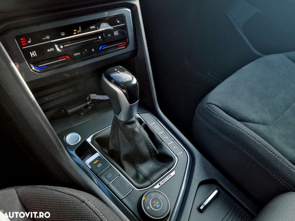 Volkswagen Tiguan 2.0 TDI SCR 4MOTION DSG Elegance - 18