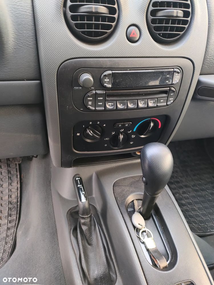 Jeep Liberty - 9