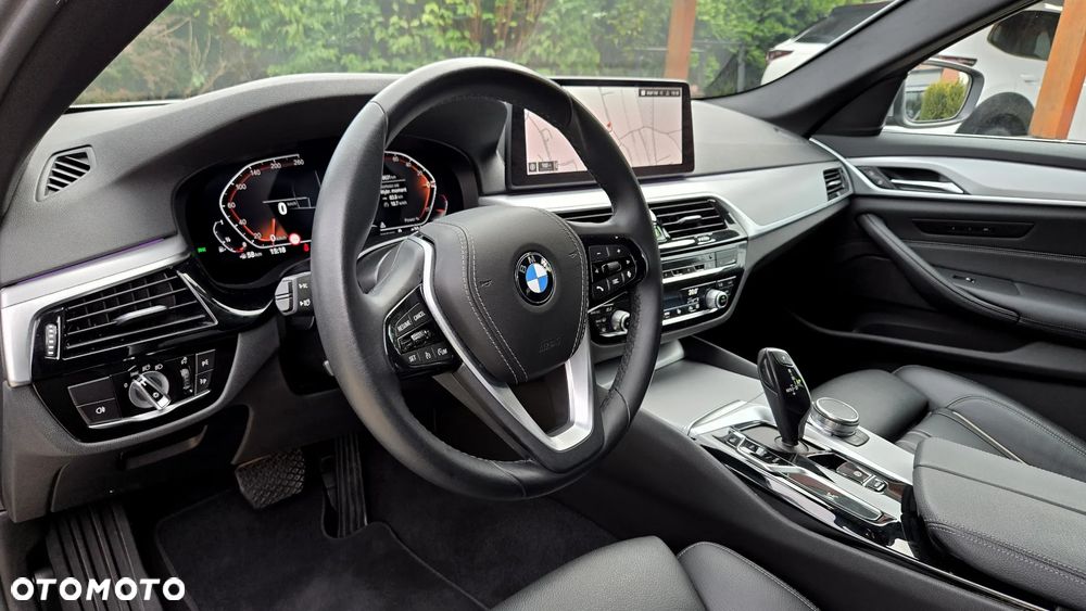 BMW Seria 5 520i Luxury Line - 21