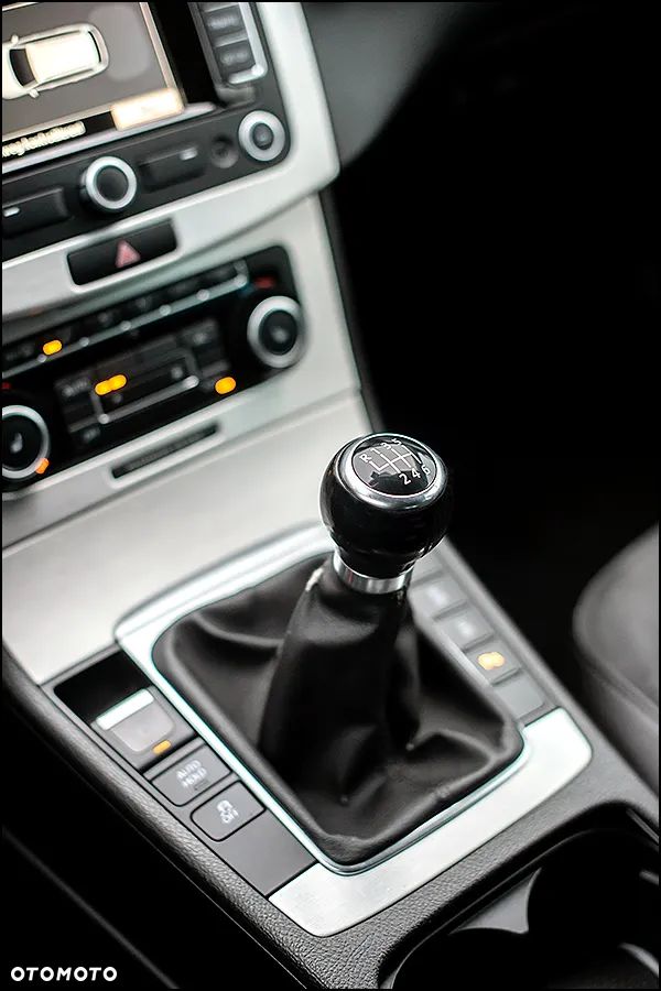 Volkswagen Passat - 28