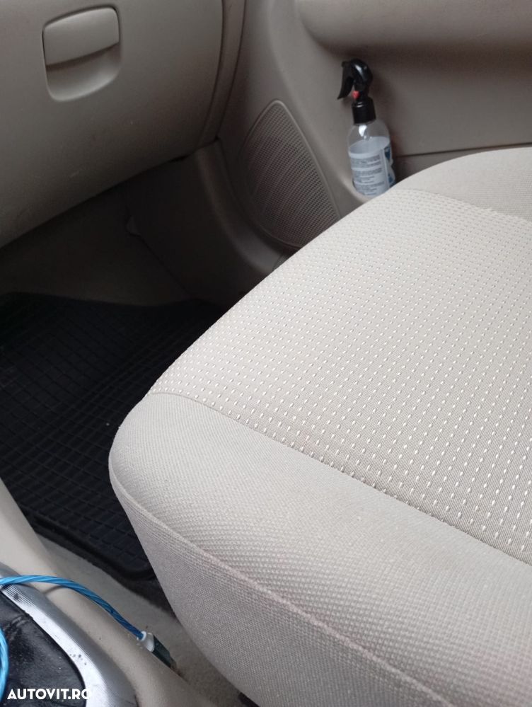 Hyundai Accent - 6
