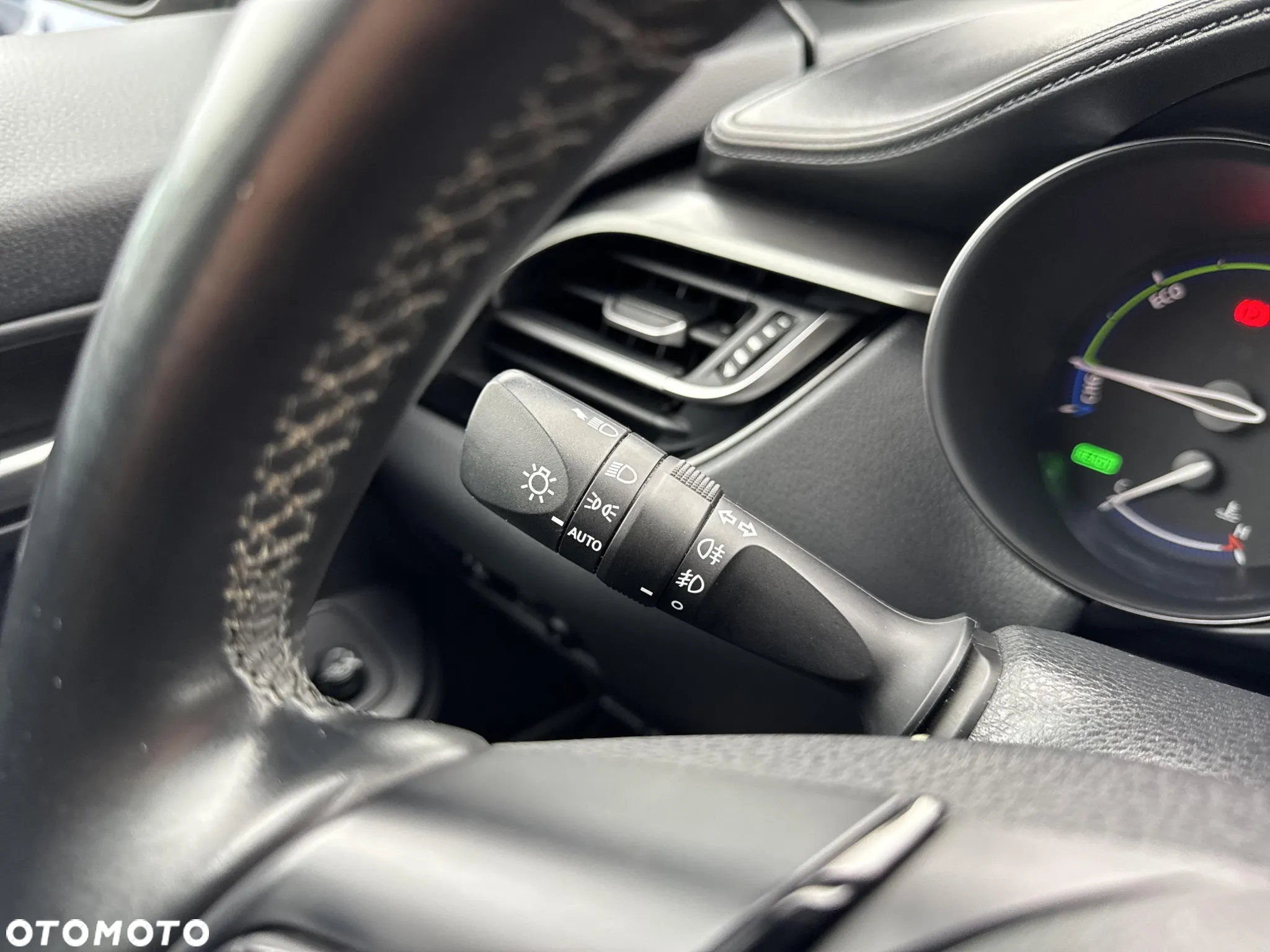 Toyota C-HR 1.8 Hybrid Premium - 18